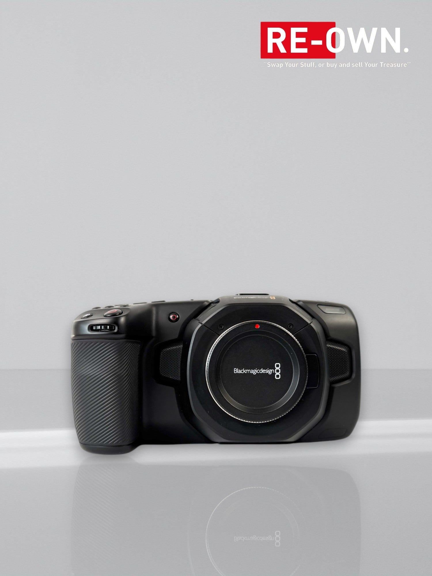 Blackmagic Pocket Cinema Camera 4K+ (extras & box)