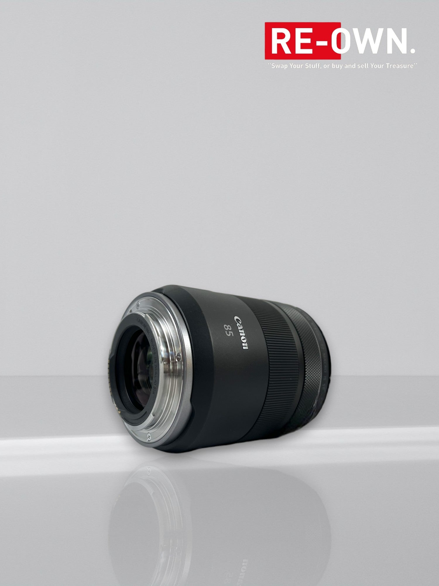 Canon RF 85mm F/2.0 Macro IS STM