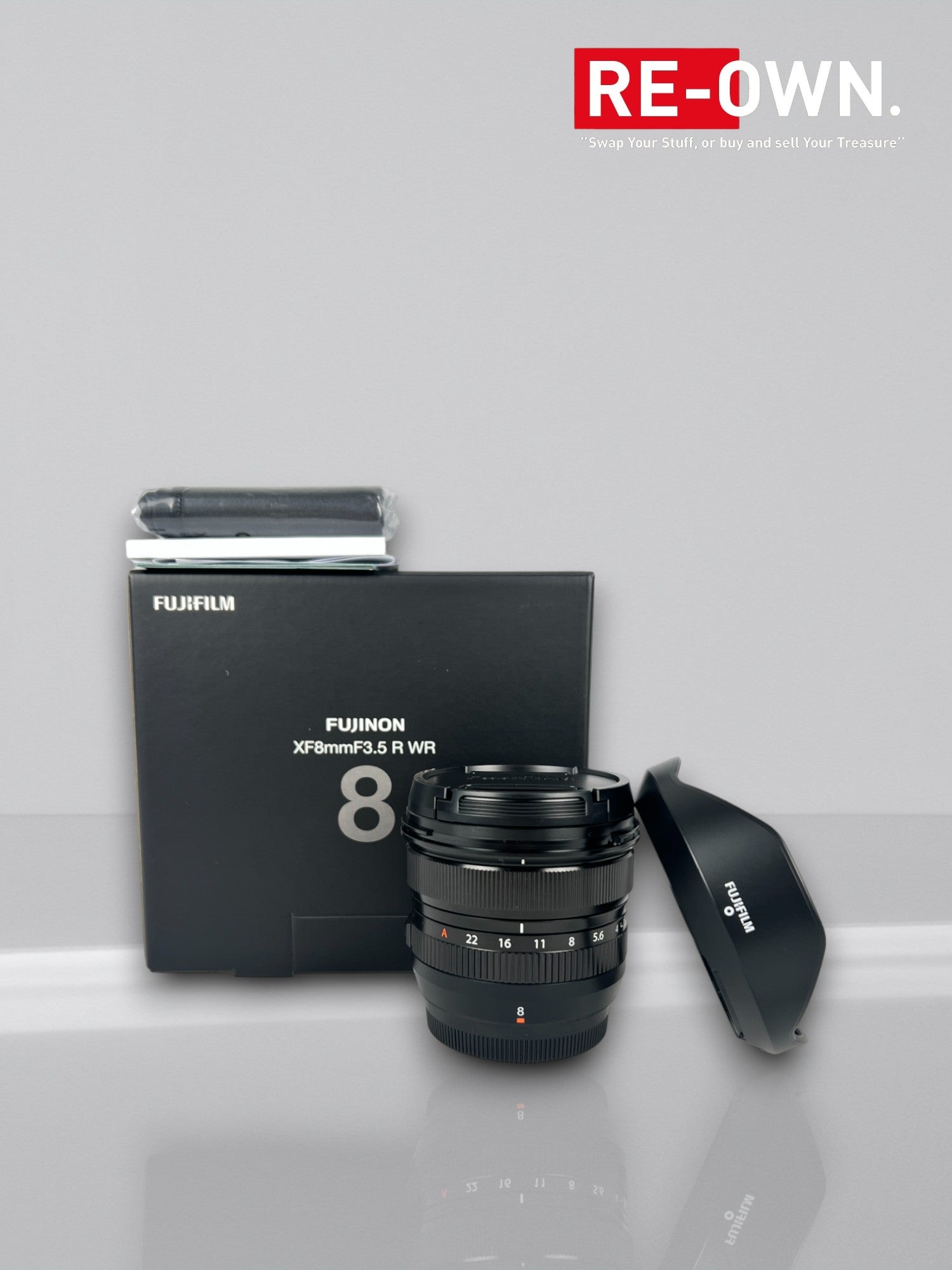 Fujifilm XF 8mm f/3.5 R WR (mint condition) fuji wide angle lens