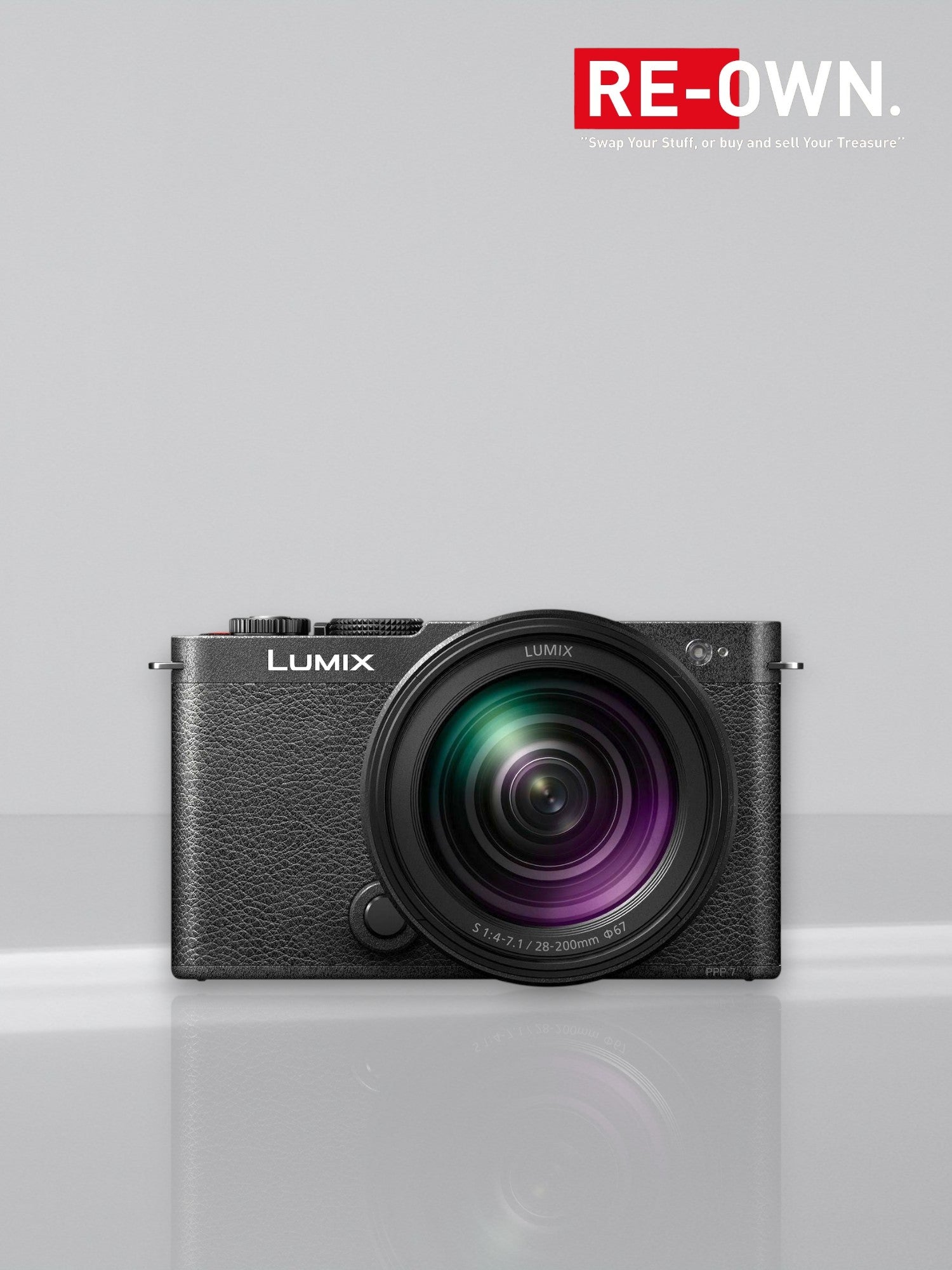 Panasonic LUMIX S9 Jet Black + S 28-200mm f/4.5-7.1
