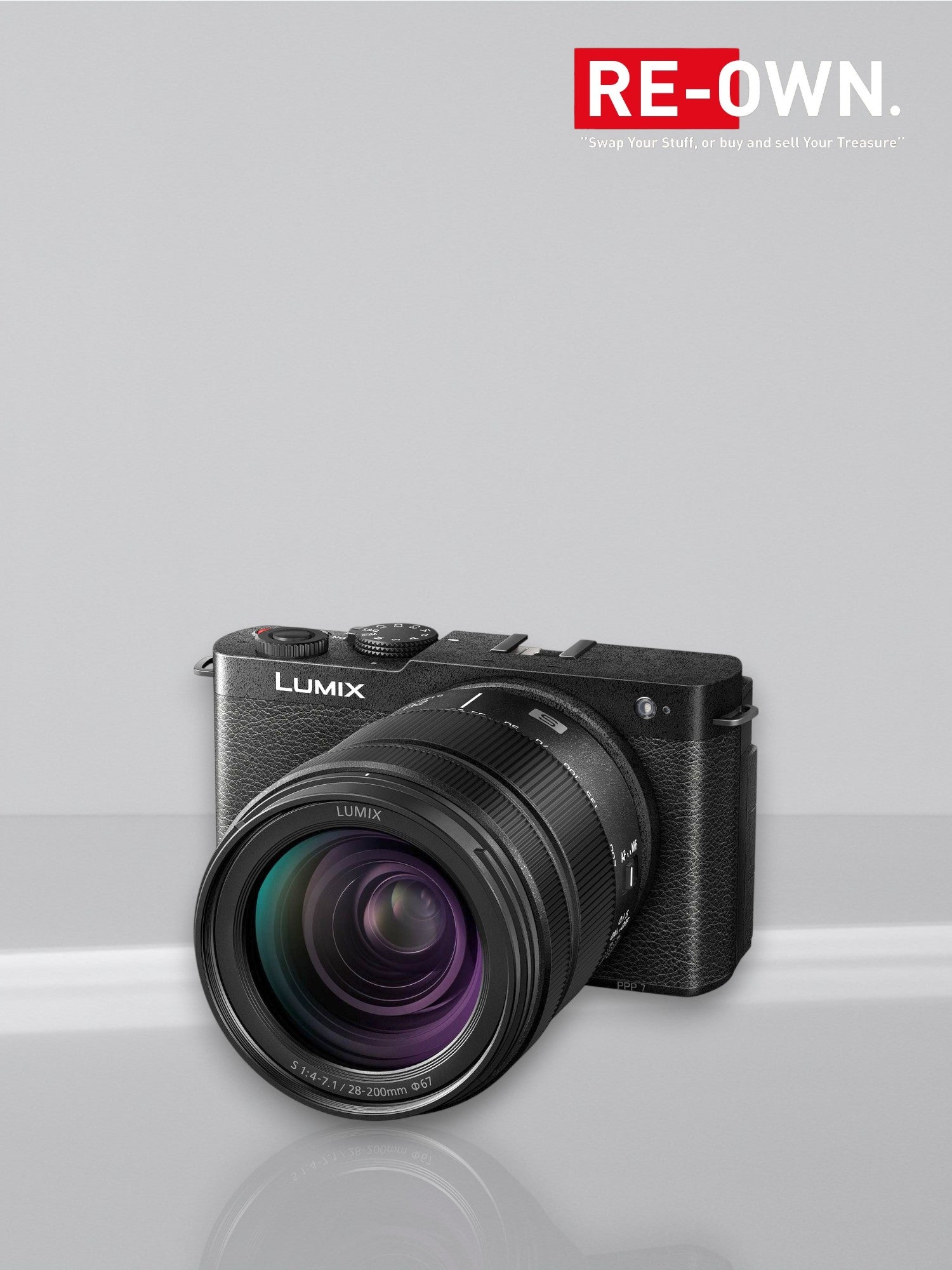 Panasonic LUMIX S9 Jet Black + S 28-200mm f/4.5-7.1