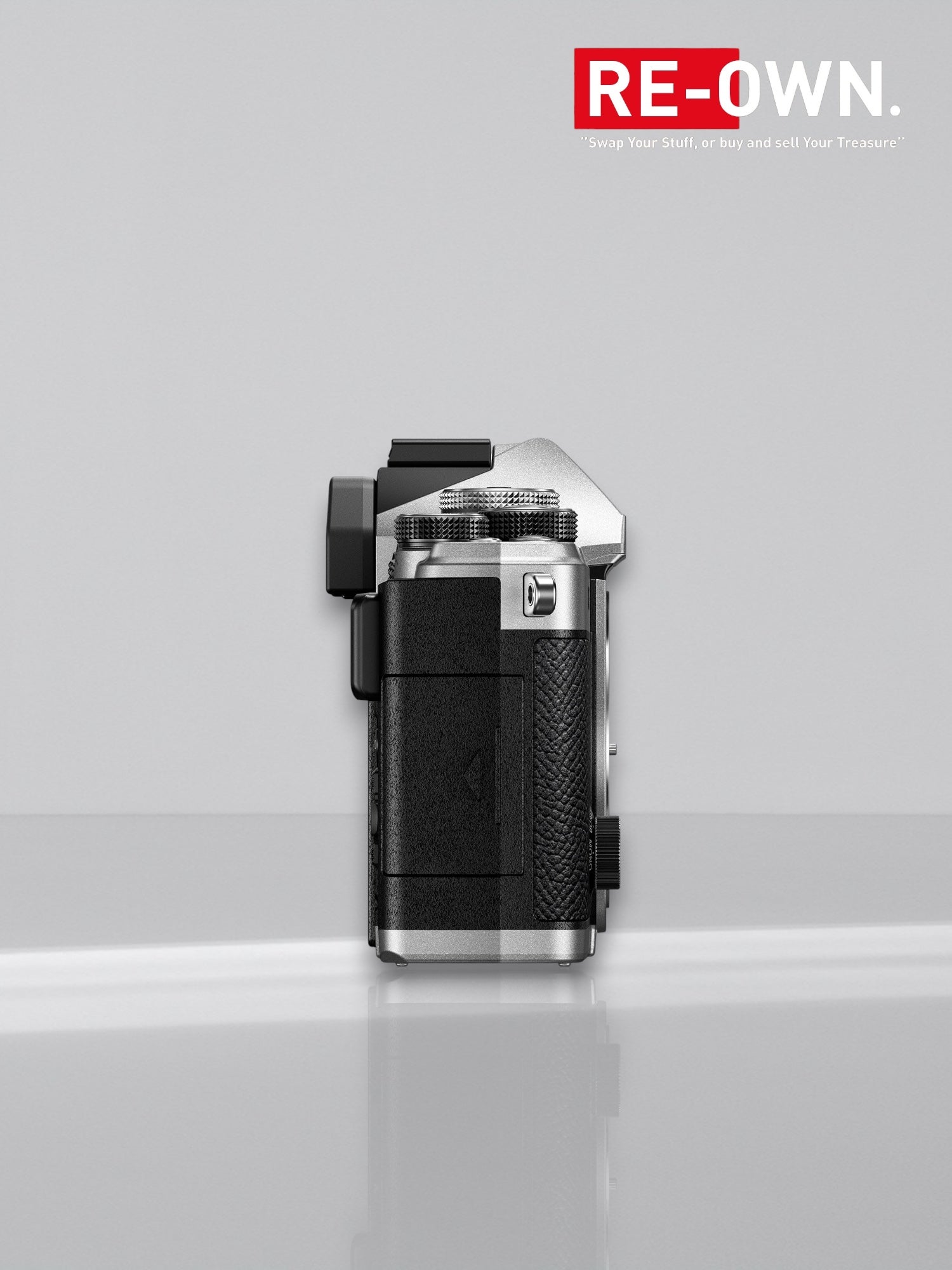 OM SYSTEM OM-3 Body Silver + 12-45mm f/4.0 Pro