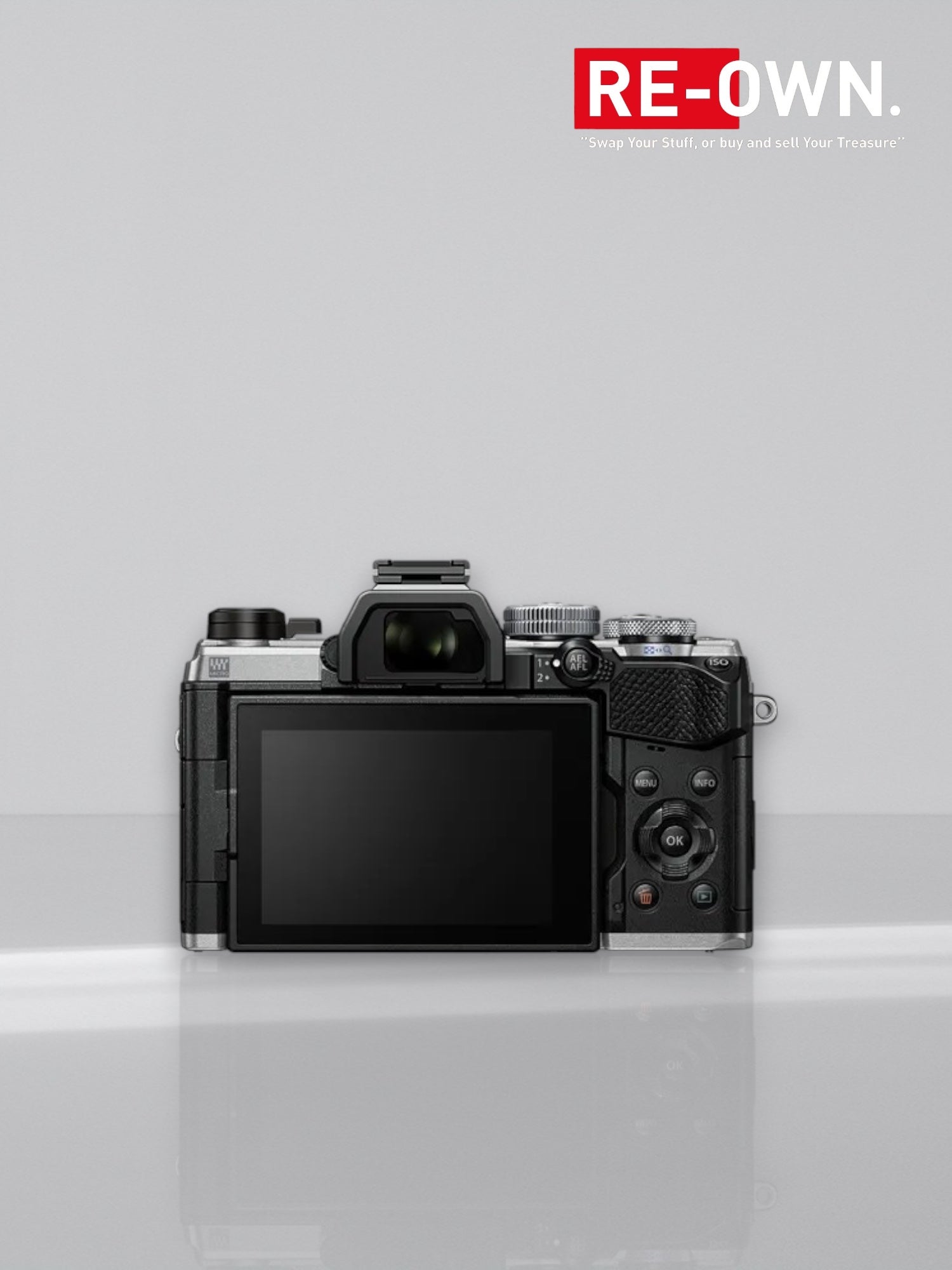 OM SYSTEM OM-5 + MFT 12-40mm F/2.8 PRO II Silver