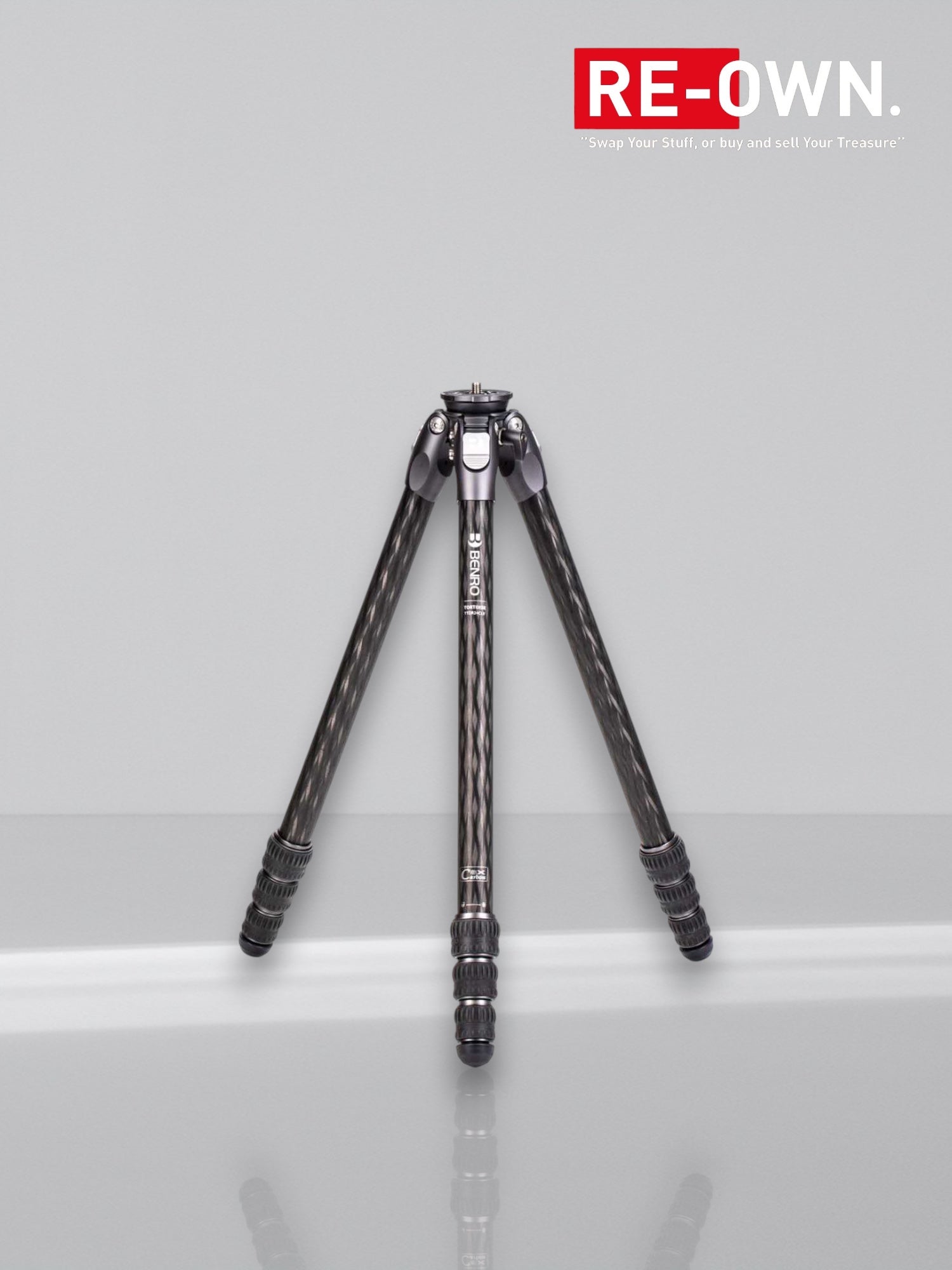 Benro Tortoise Carbon Tripod 24C w/ Leveling Base (TTOR24CLV)