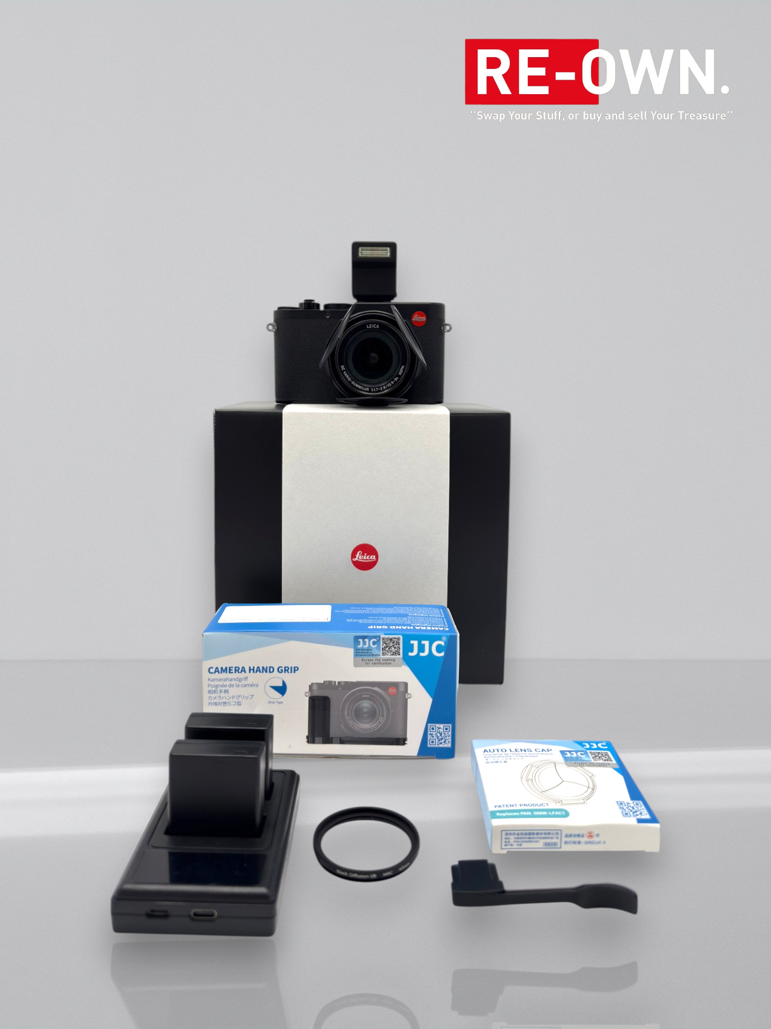 Leica D-Lux 8 (+ extra dual charger & batterijen)