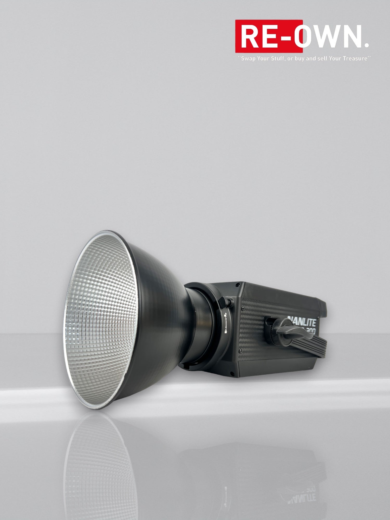 Nanlite FS-300 LED Spot Light