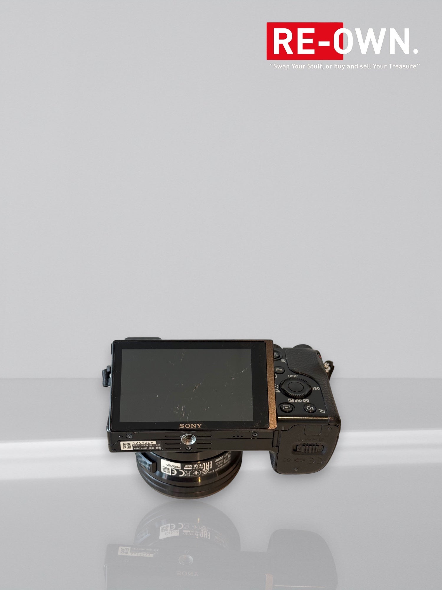 Sony A6000 body + Sony E 16-50mm lens +SD card